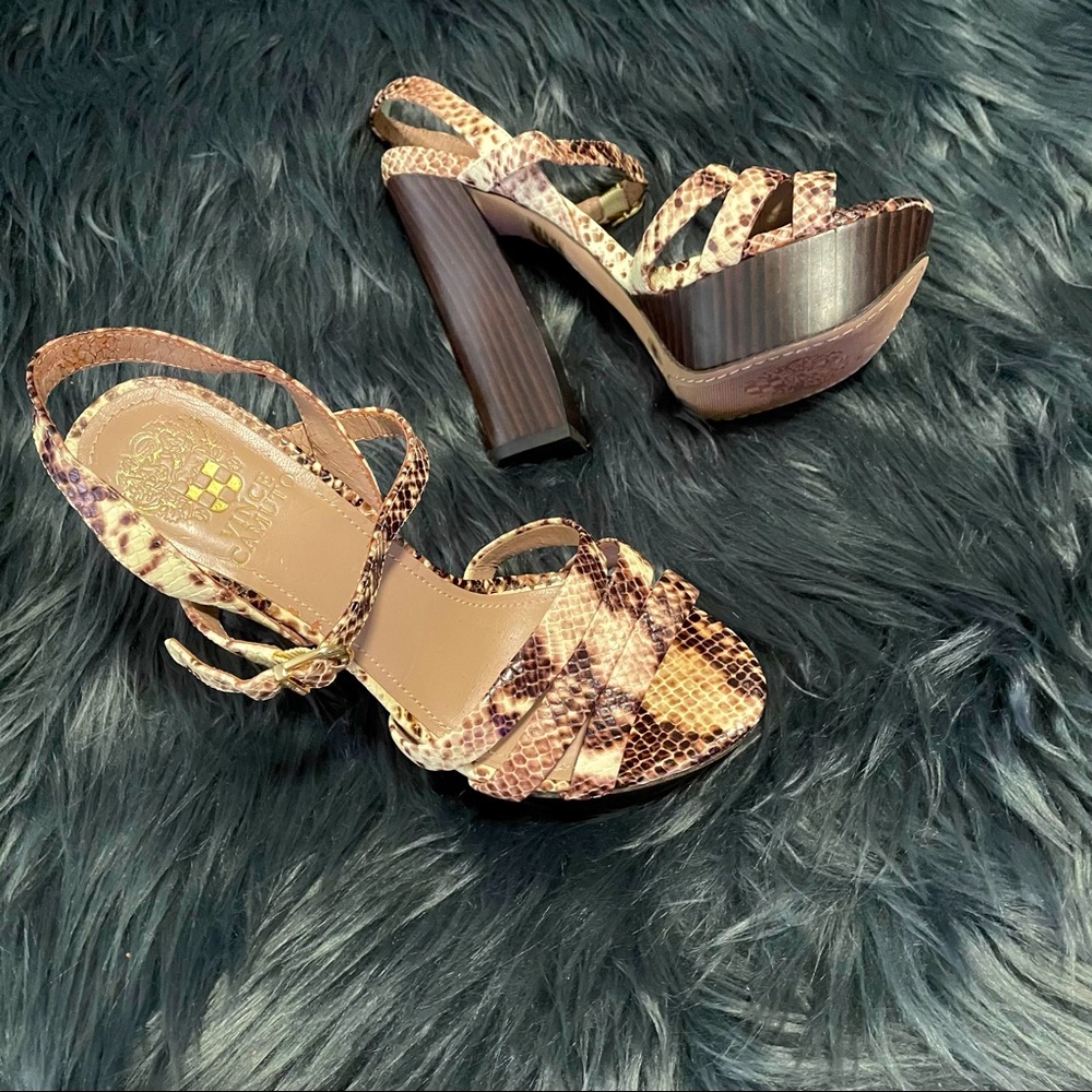 Vince Camuto chunky wood heel sandal snake skin 7
